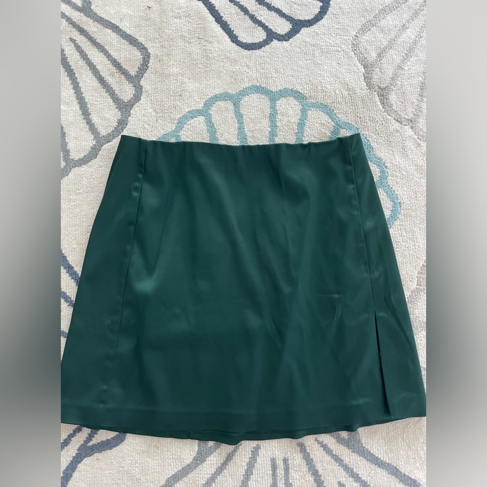 ARITZIA DEEP GREEN GORGEOUS SKIRT BIG DISCOUNT